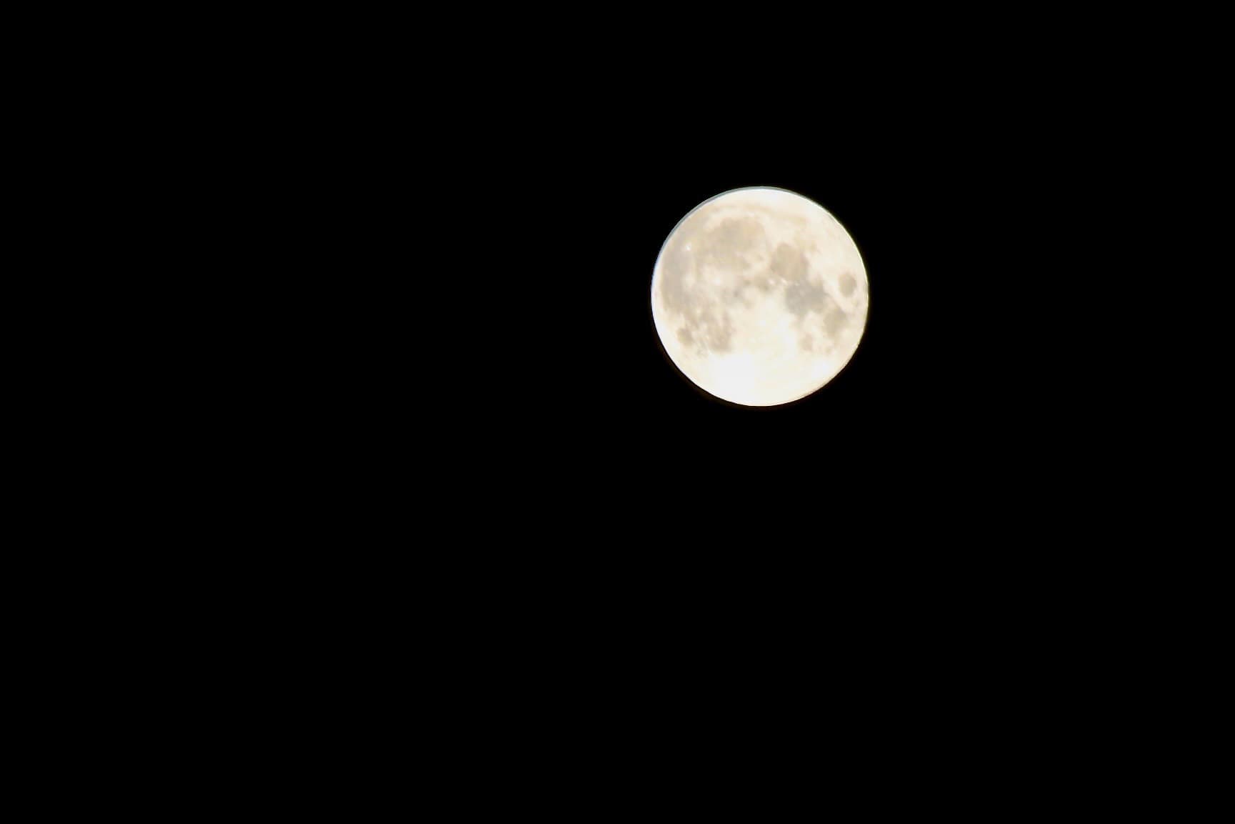 lebouton_moon001.jpg